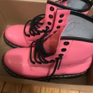 Brand new size 7 doc Martins still in box !